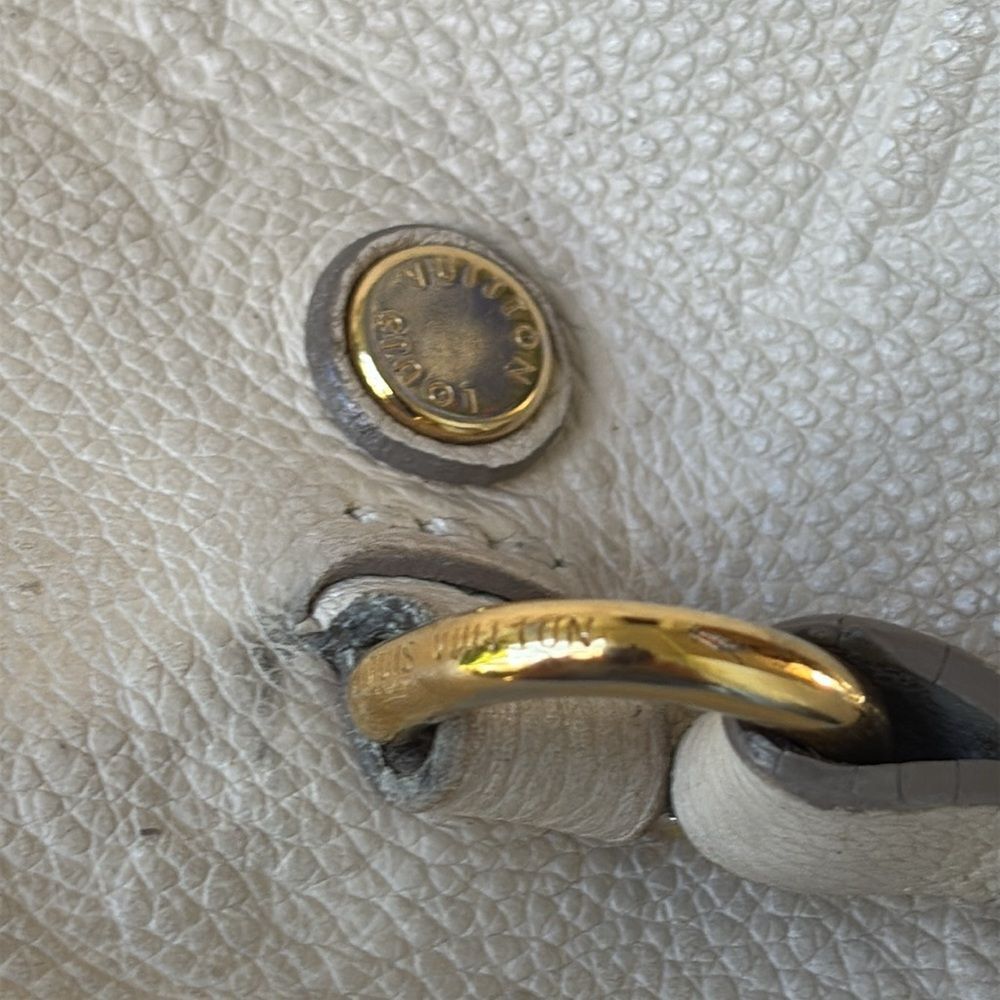 Louis Vuitton leather tote - Picture 12 of 13